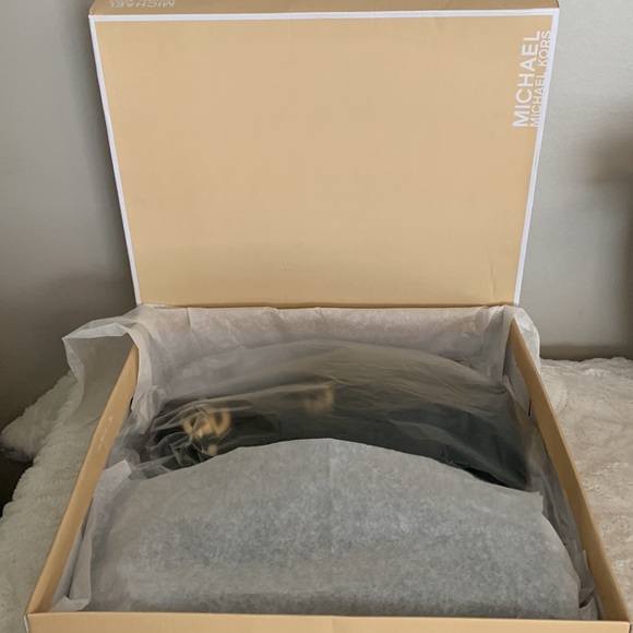 Michael Kors STOCKARD Platform Booties BLACK - Picture 11 of 13